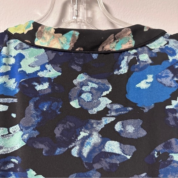 BCBGmaxazria Adele Navy Blue Floral Multicolor Wrap Dress Deep V-Neck Size Small - Picture 15 of 15